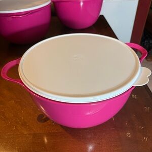 Tupperware Thatsa A Bowl 42 cups